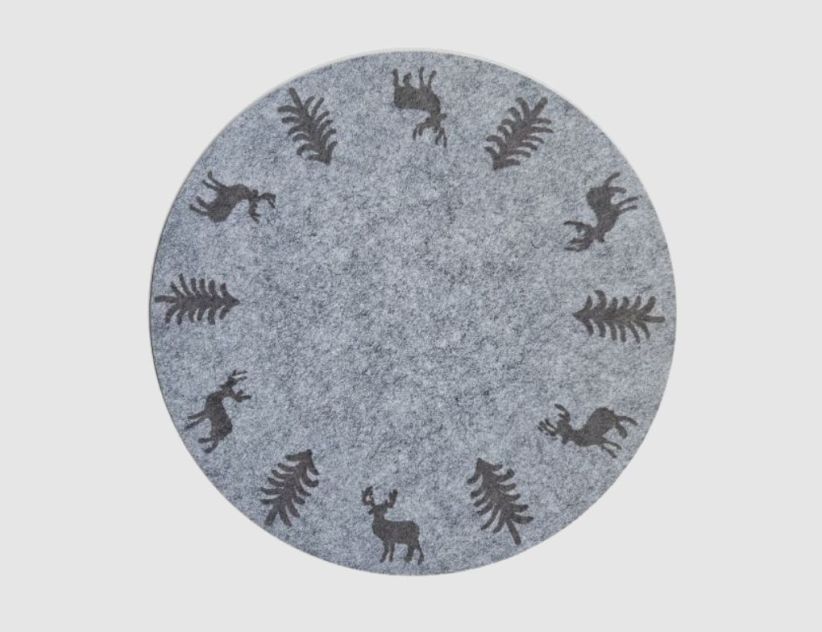 Tischset Filz Hirsche und Tannenbäume Grau