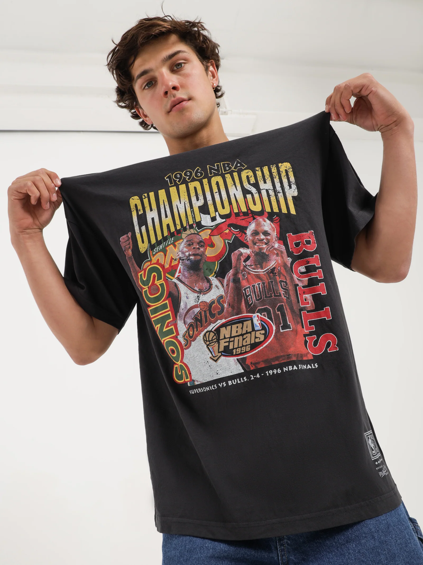 1996 Chicago Bulls vs Seattle Sonics T-Shirt