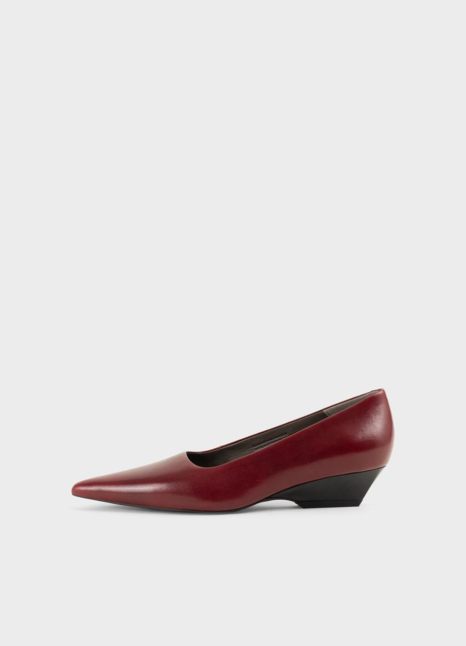 Sonya Pumps