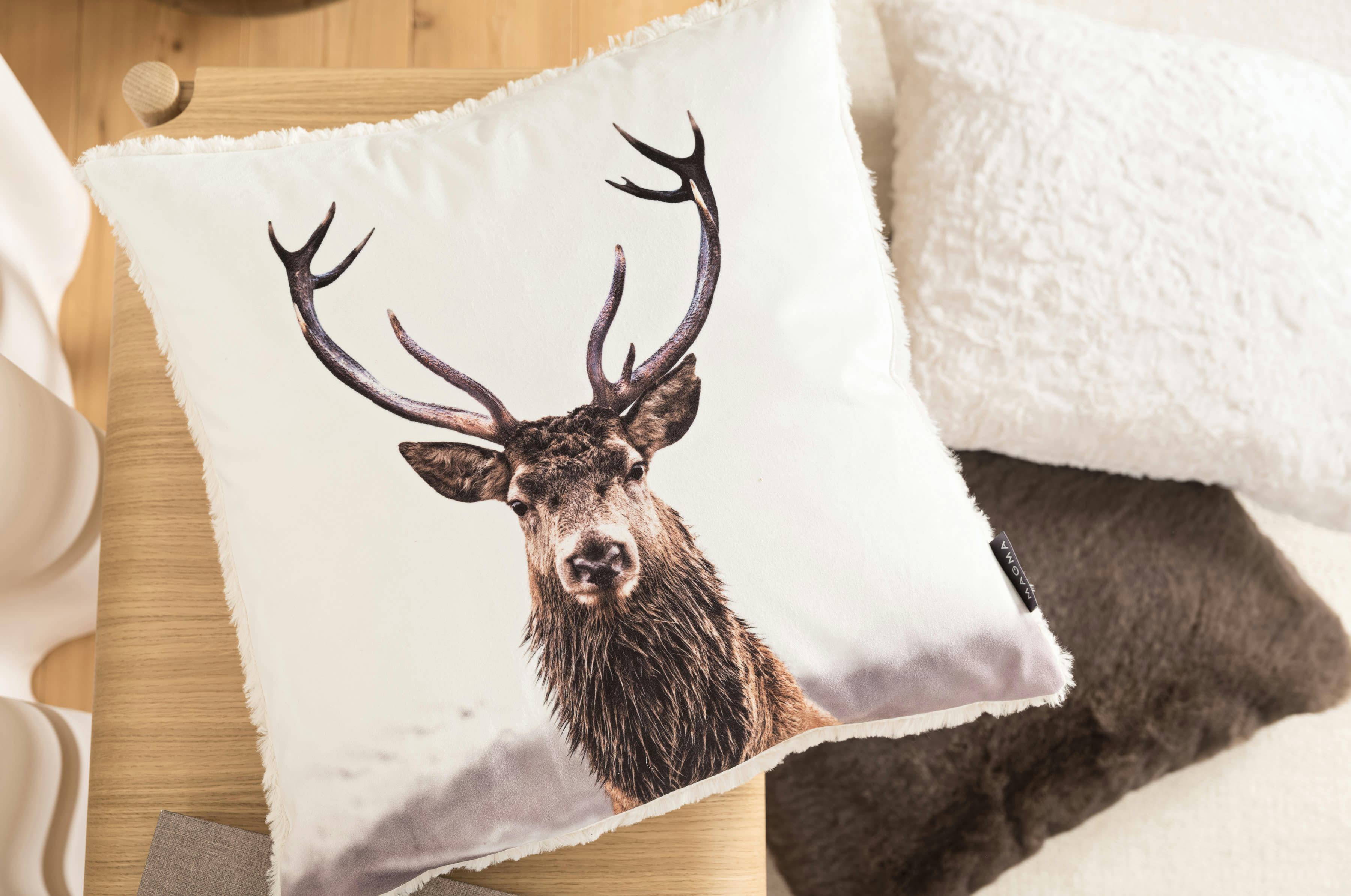 INTO THE WILD - Housses de coussin cerf, polyester, verso peluche  - Lot de 2 - 45x45