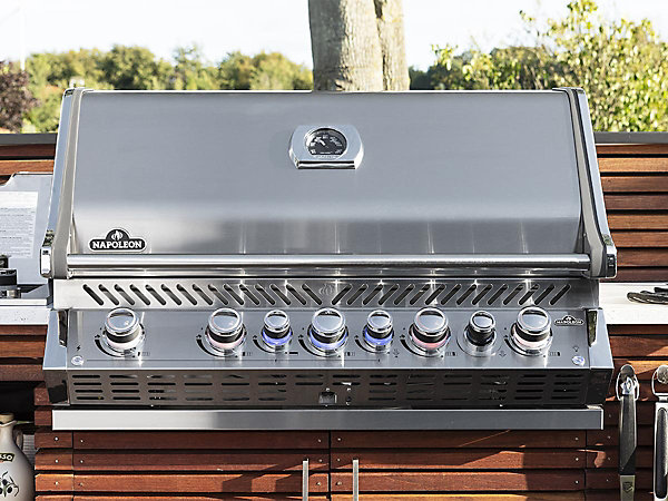 Barbecue gaz encastrable Prestige Pro 665 inox 5 brûleurs   Sizzle Zone   brûleur arrière   Fumage - Napoleon