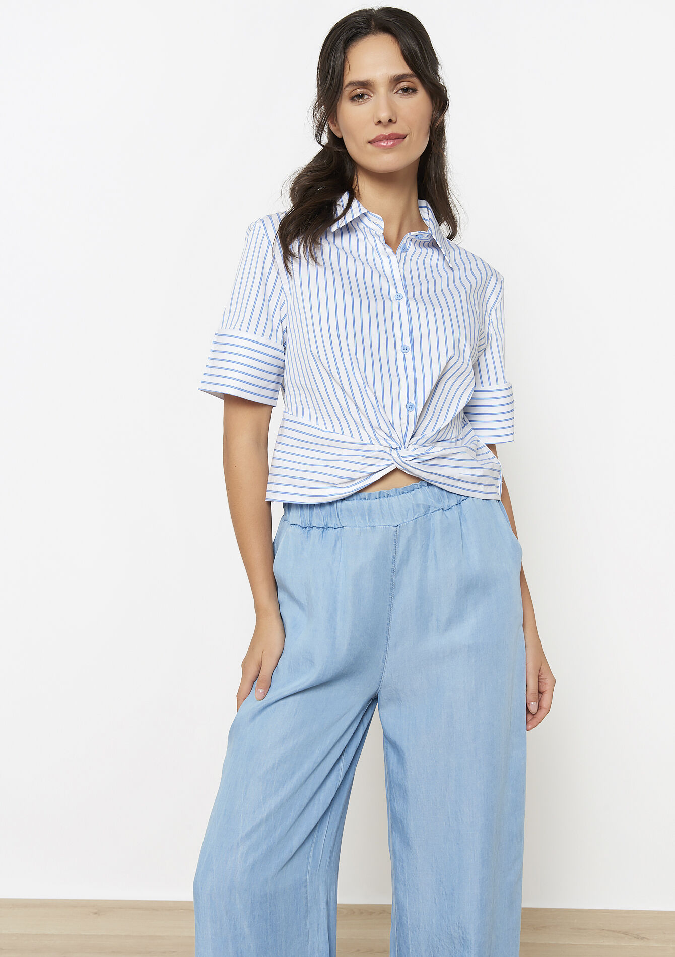 Gestreept hemd met knoop