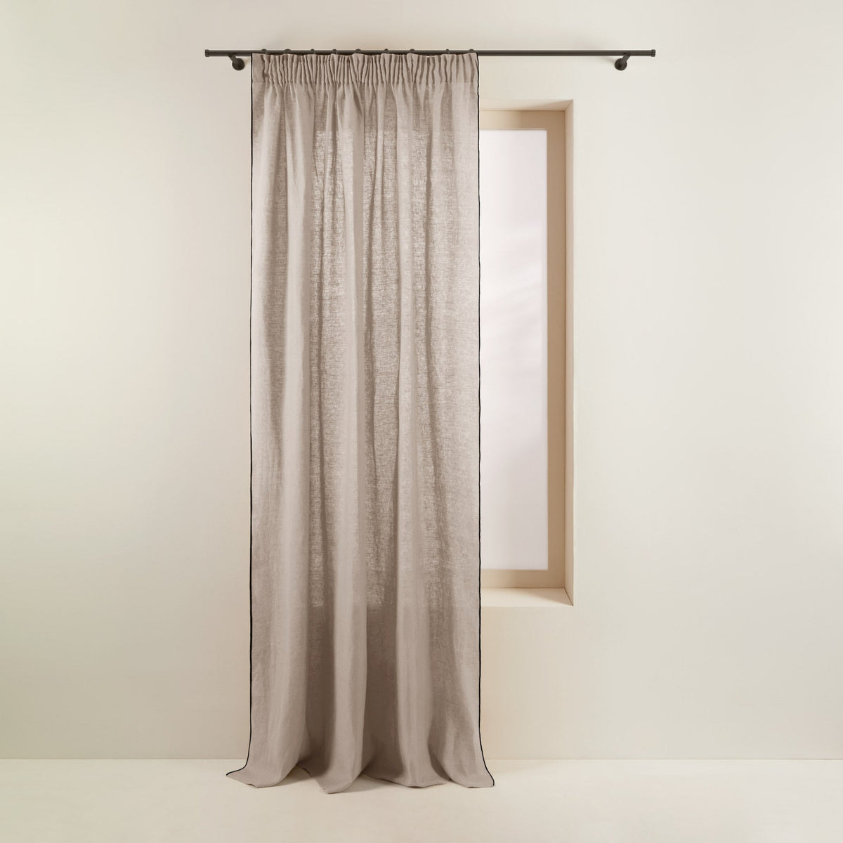 Madura Gordijn Carlina snaar en zwarte hommel 144x280 cm
