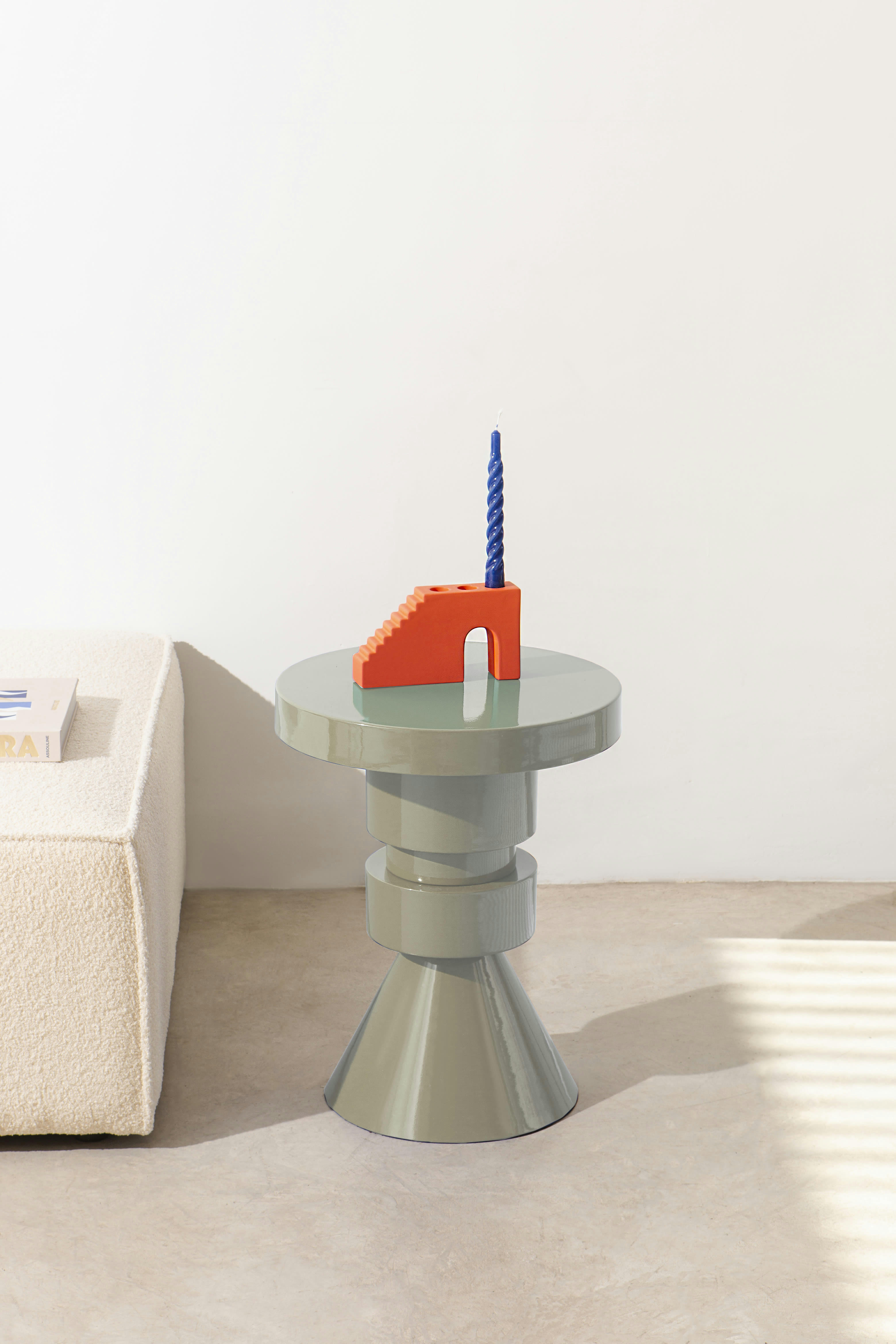 BENNET - Table d'appoint en métal avec finition satinée Taupe