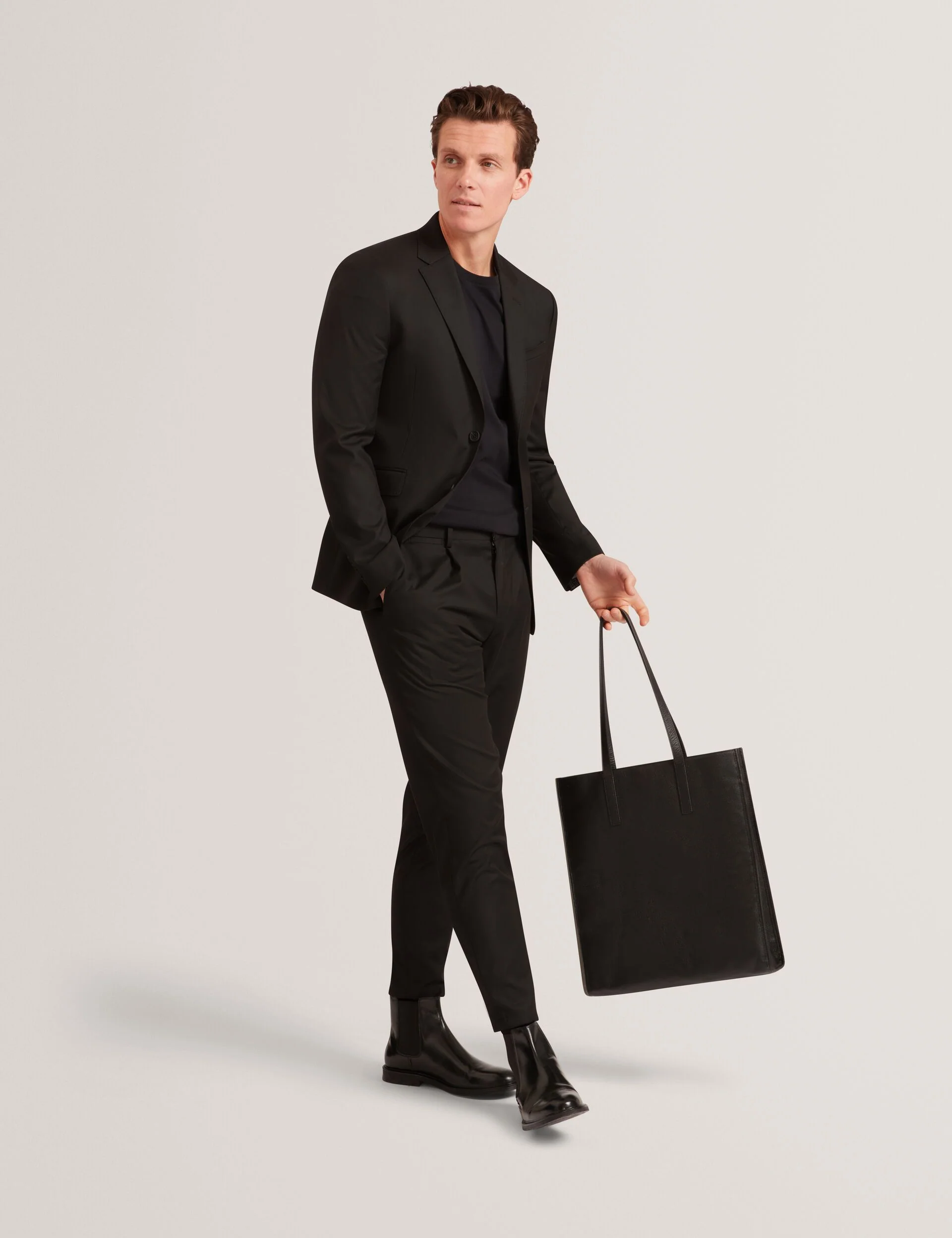 KONRRAD | BLACK