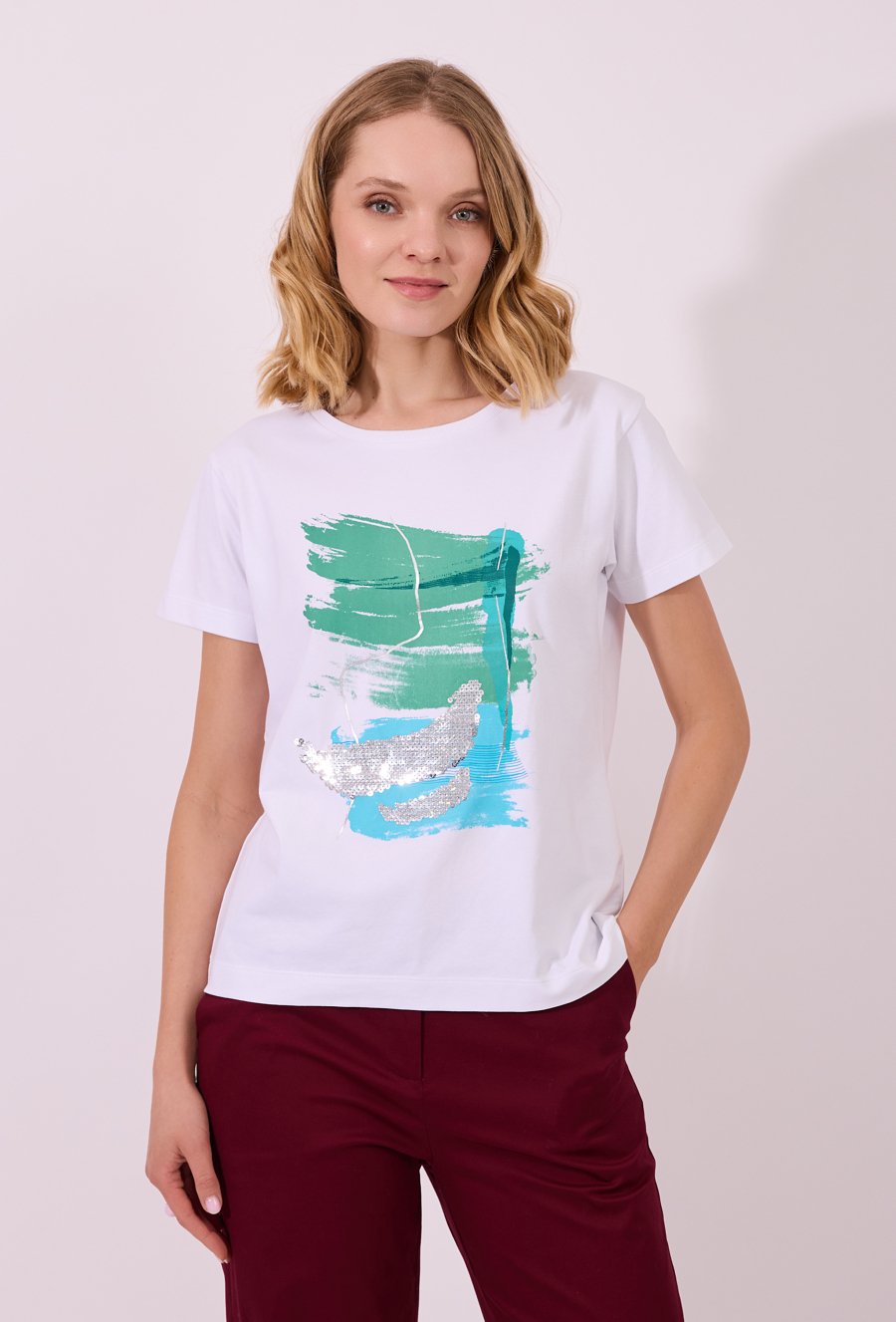 T-shirt damski biały z nadrukiem – bawełniany, casual