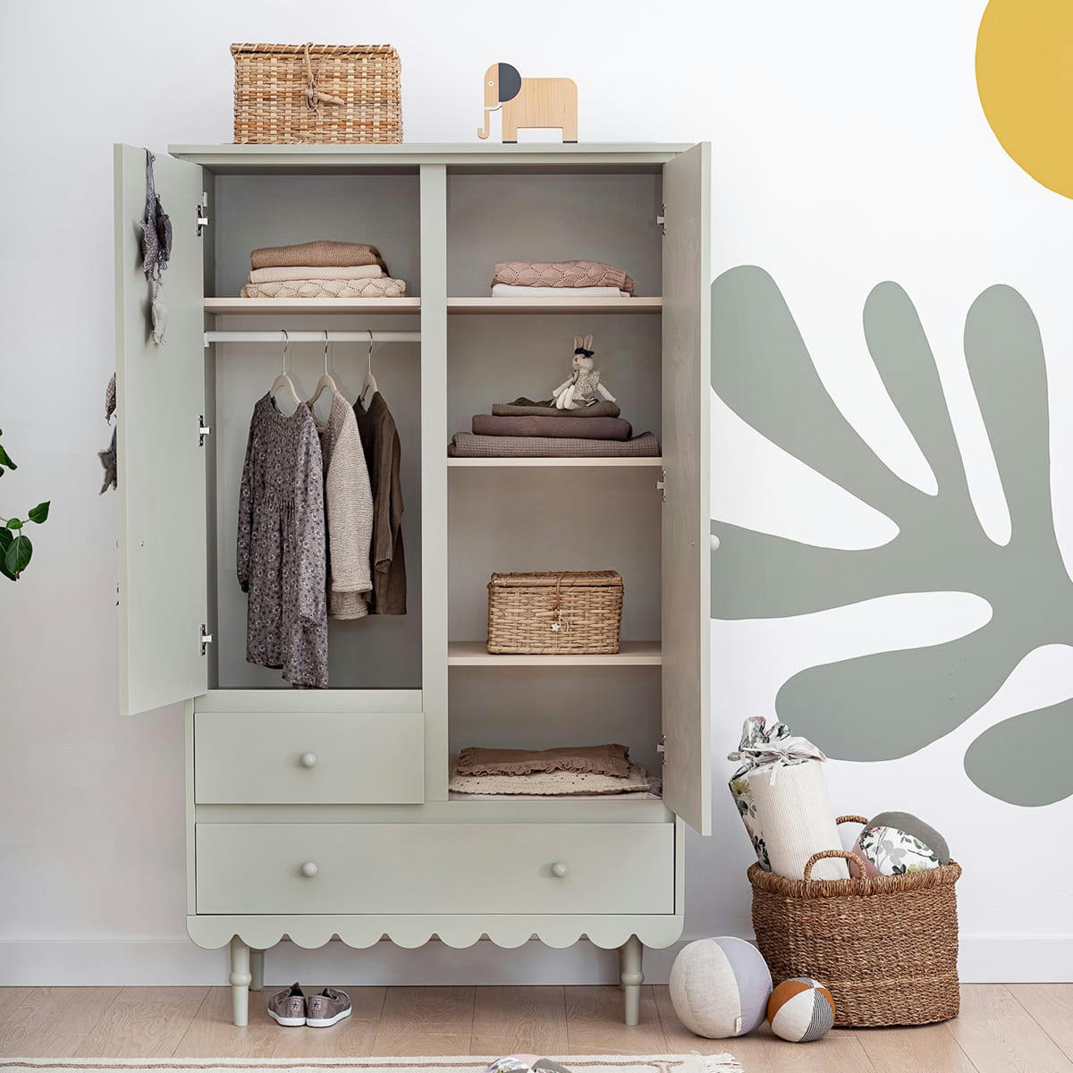 BABUSHKA - Armoire 2 portes 2 tiroirs olive