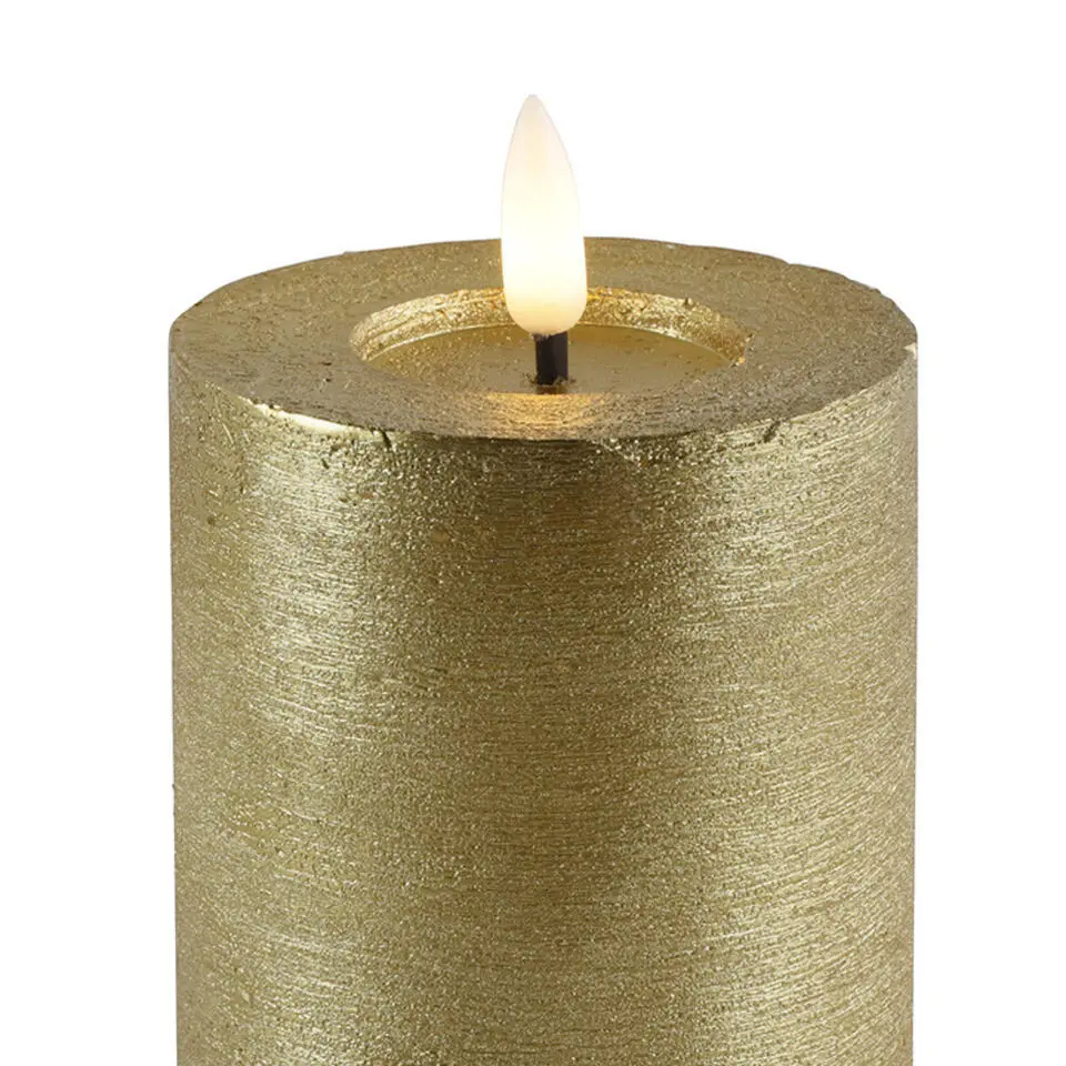 Countryfield LED kaars/stompkaars - goud - D7,5 x H12,5 cm - timer