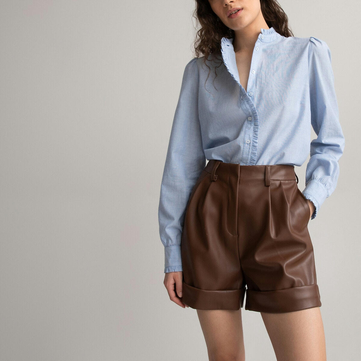 Short à pinces, en simili