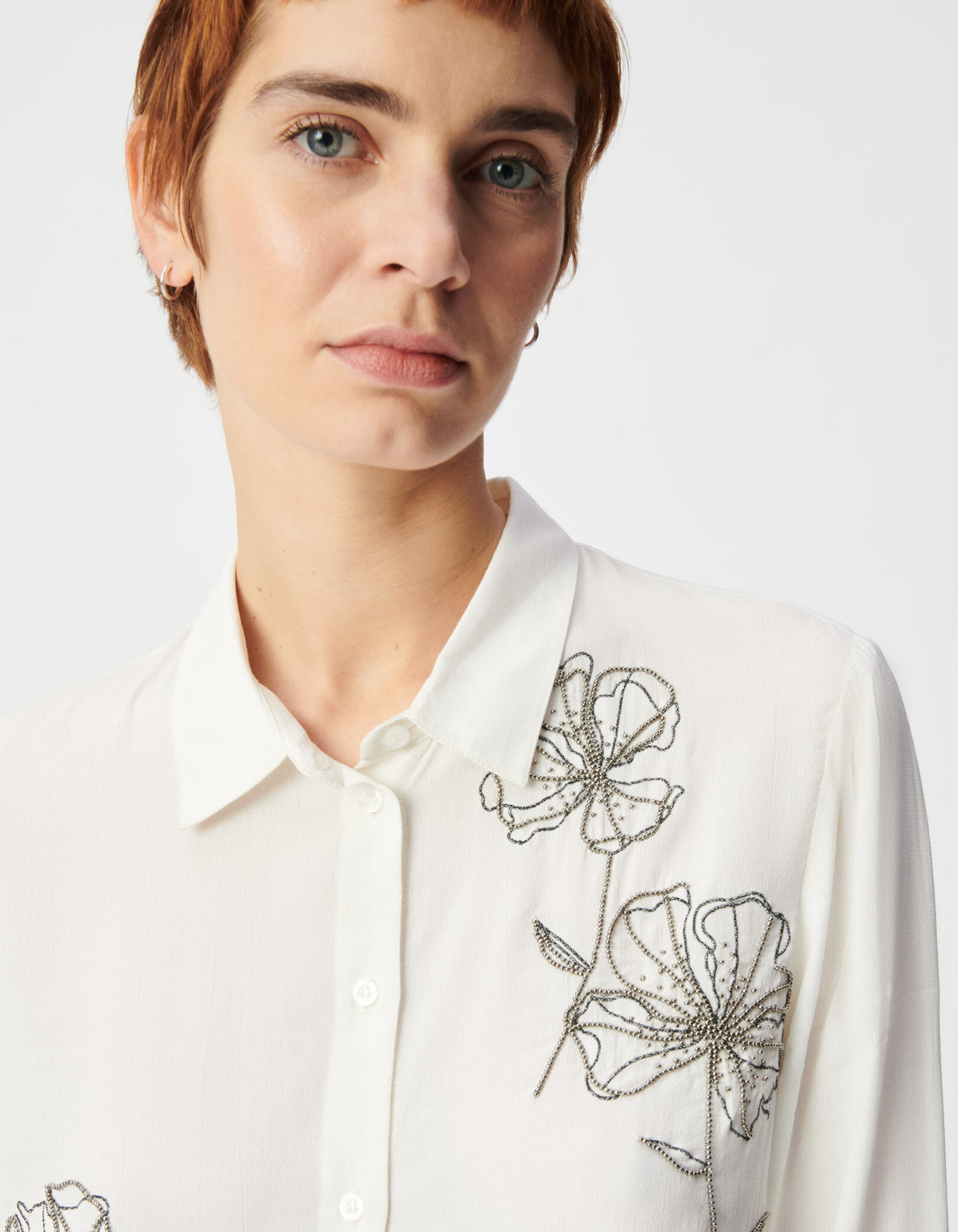 Chemise manches longues blanche broderies perles Femme