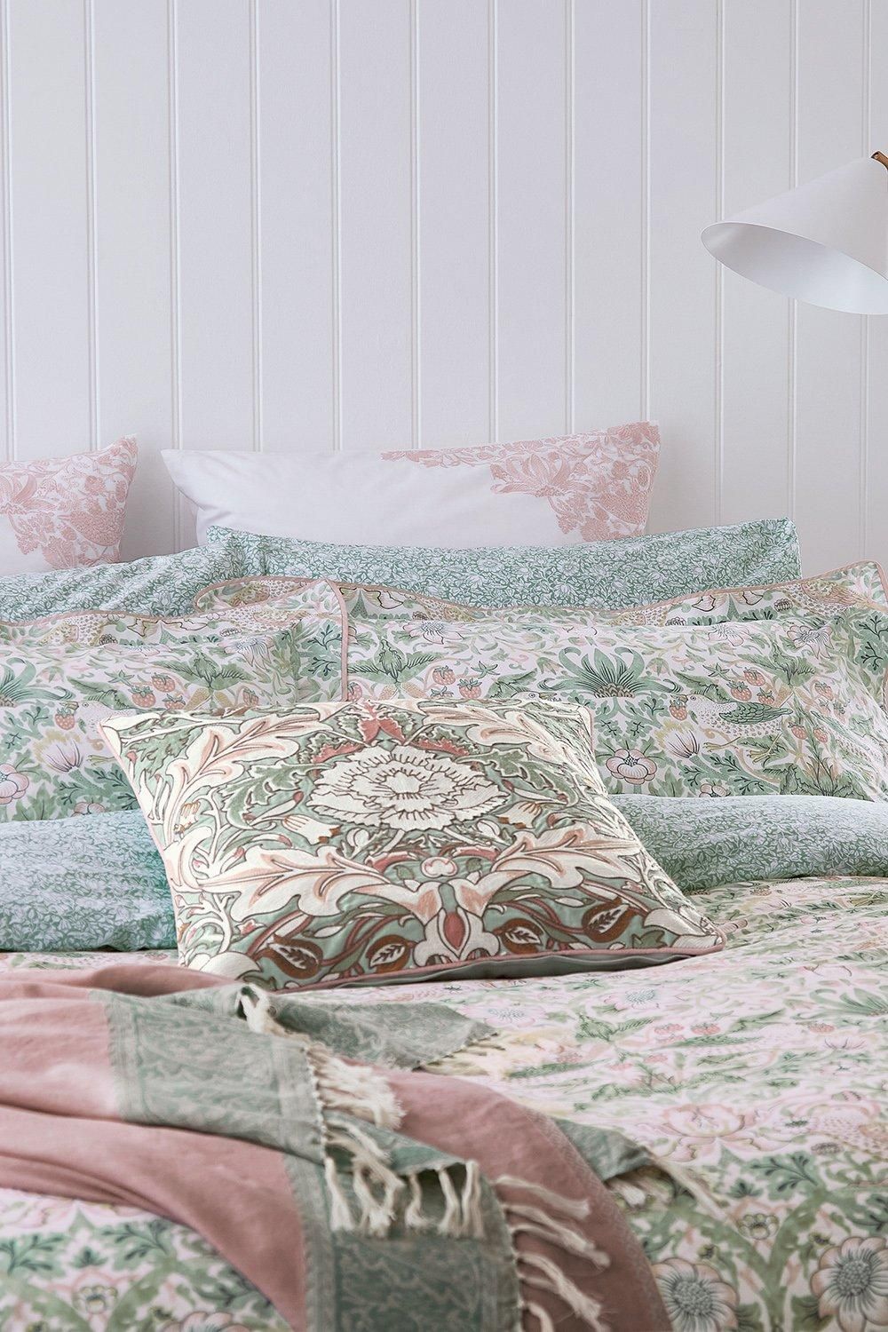 Morris & Co Strawberry Thief' Cotton Cover Set