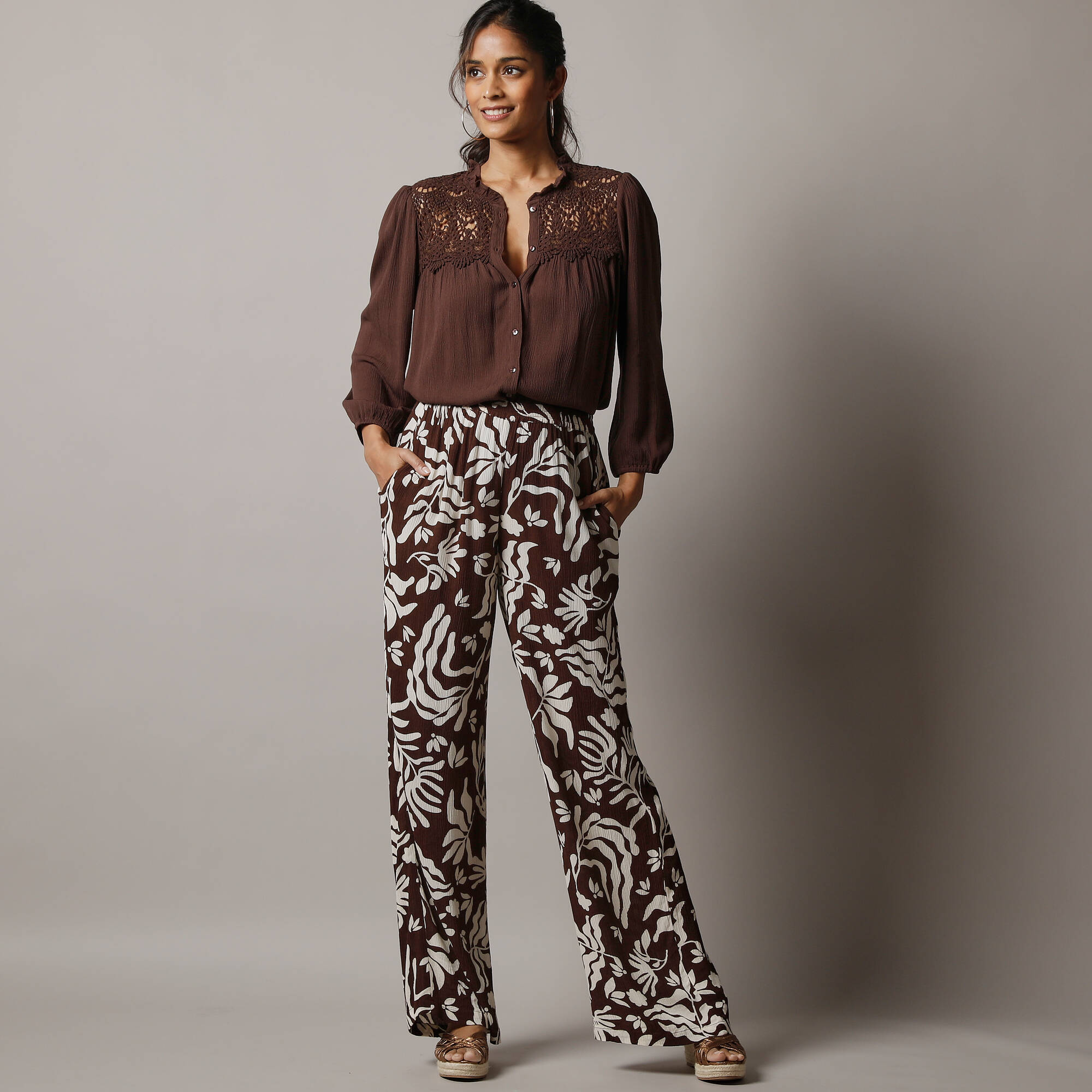Pantalon large imprimé en crépon
