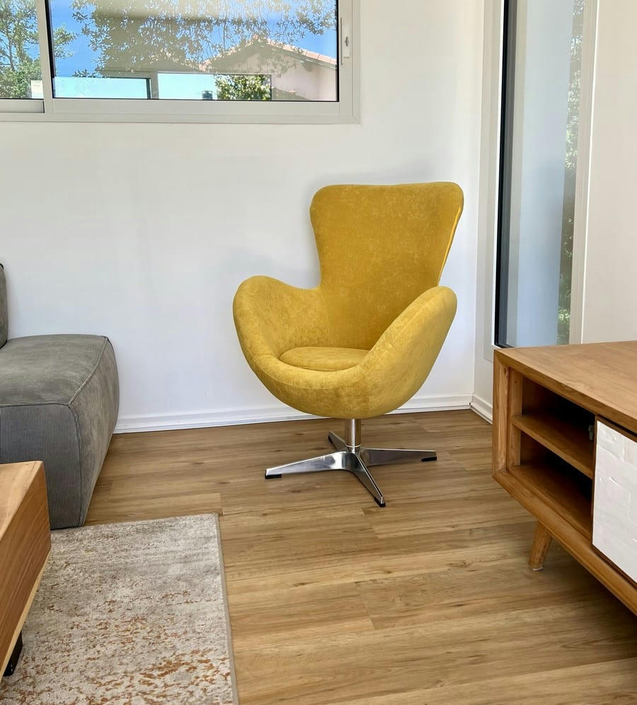 COCOON - Fauteuil en velours jaune