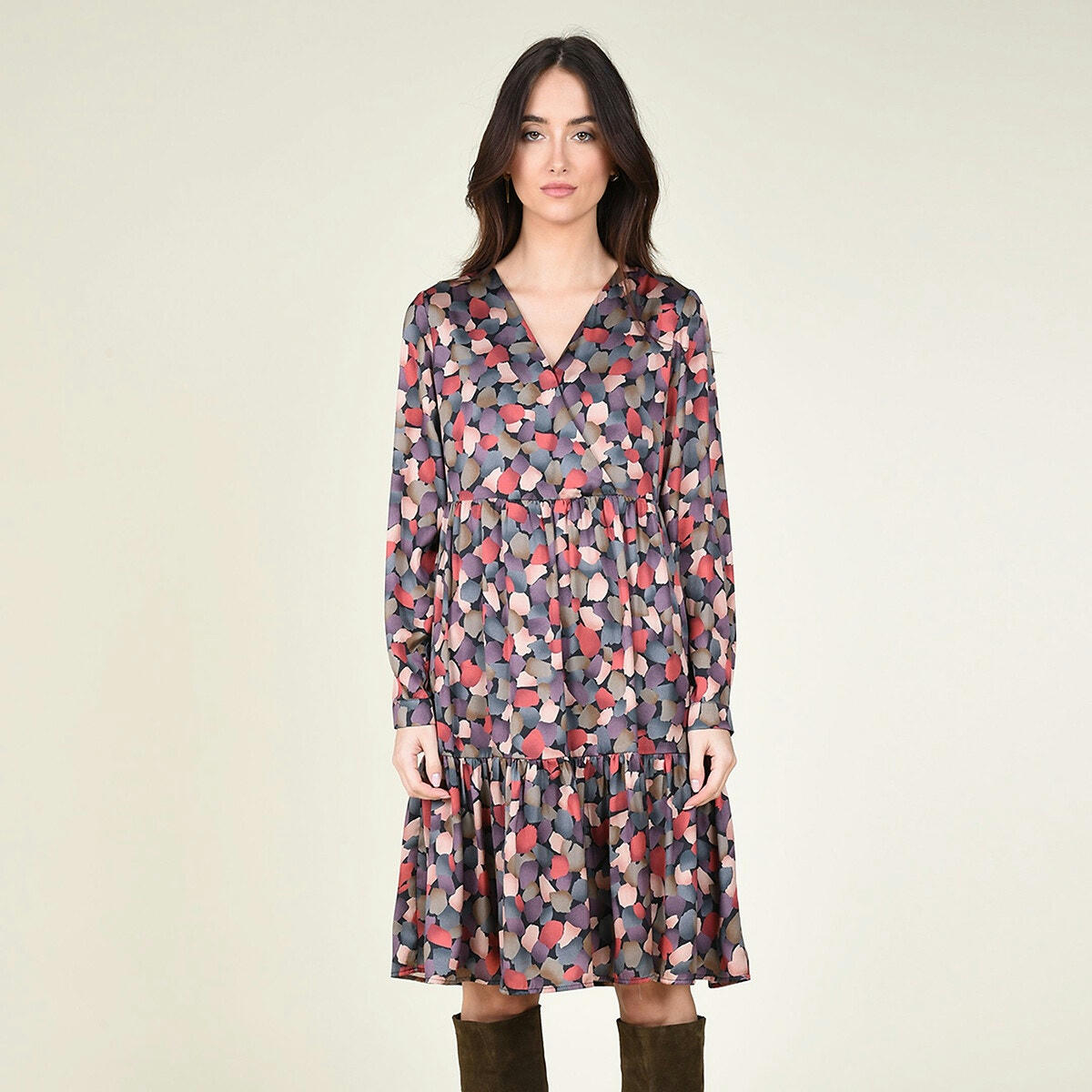 Robe effet cache-cœur, ajustée à la taille