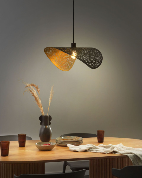 Lampa wisząca z metalowym kloszem czarna