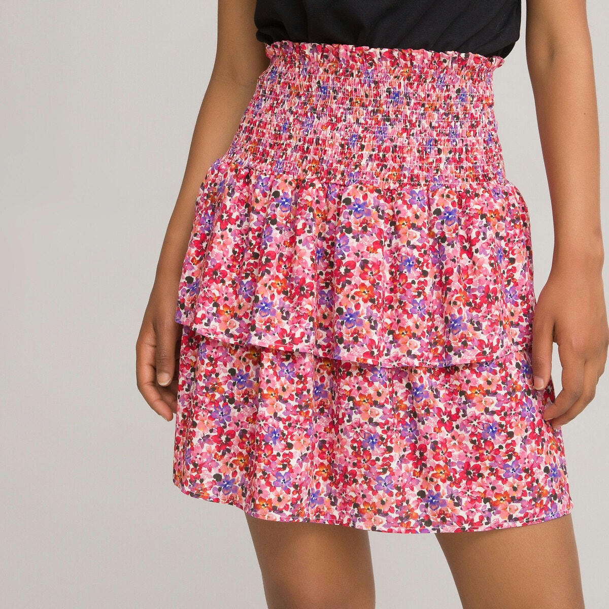 Jupe courte smockée et volantée, imprimé floral