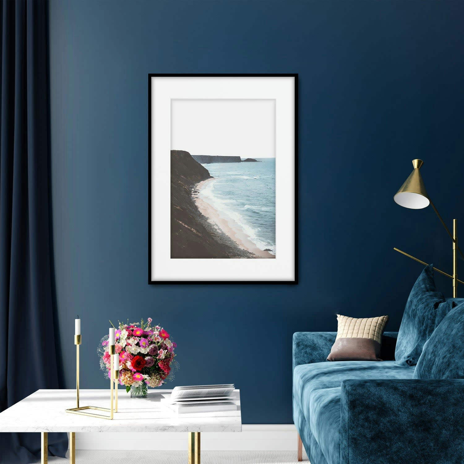 PLAYA - Affiche avec cadre noir - Falaise dans la mer - 30x40