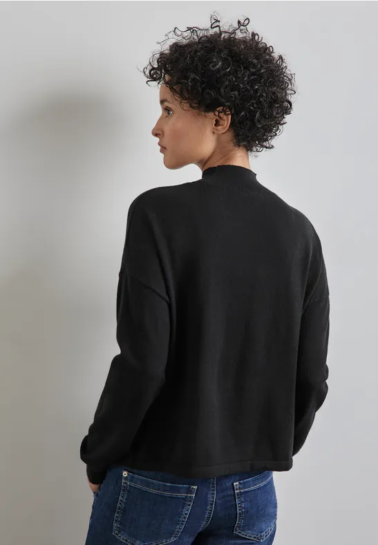 Kurzer Turtleneck-Sweater