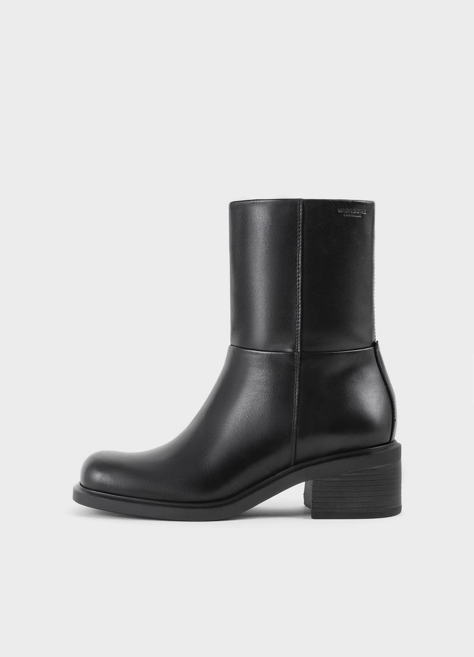 Daniella Boots