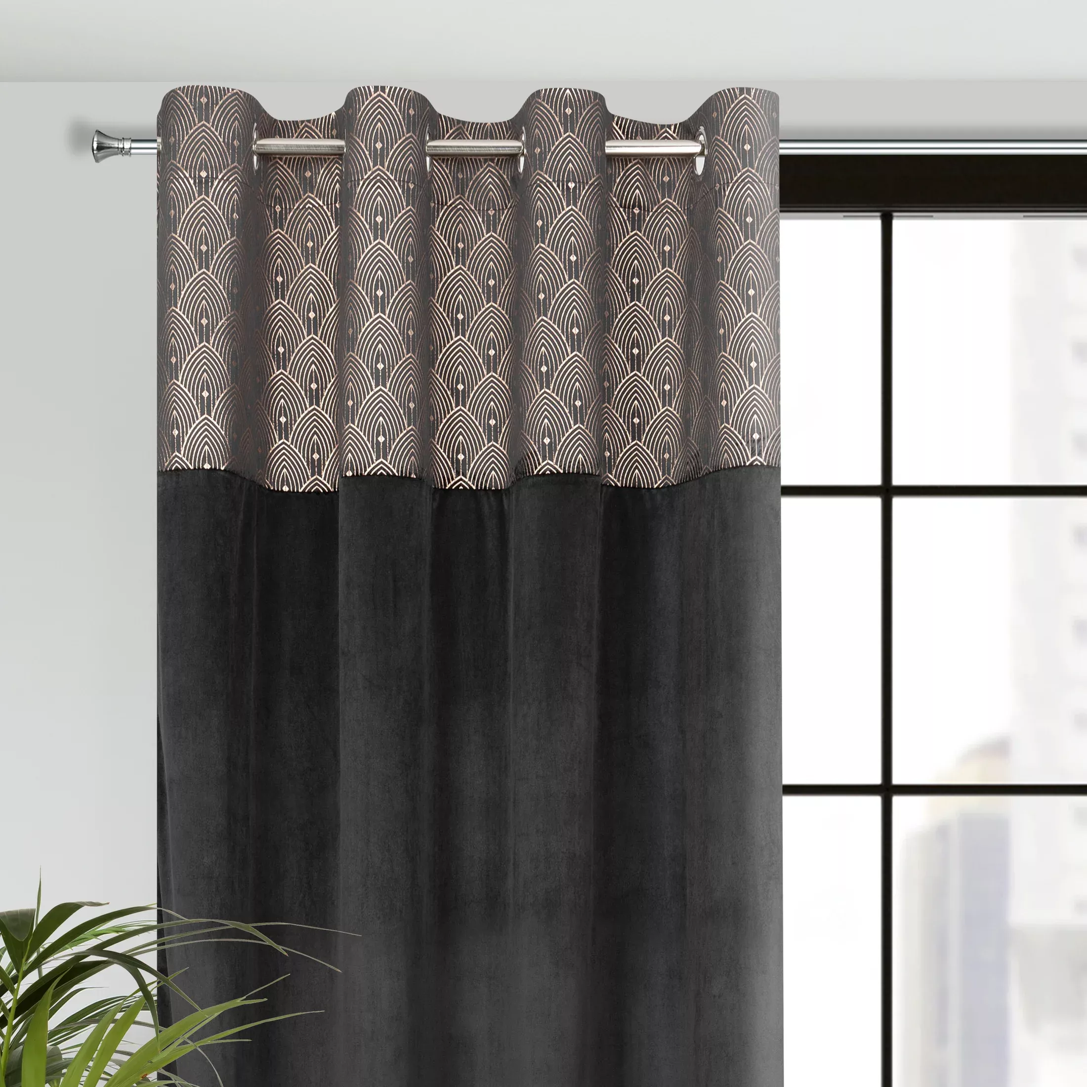 Zasłona czarna z aplikacją z błyszczącego welwetu 140x250 cm przelotka - AGNES - Design 91