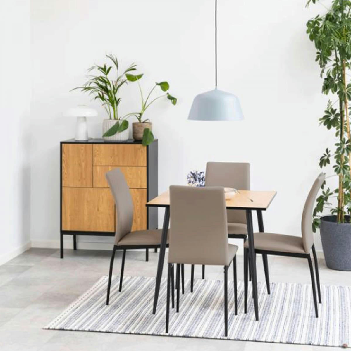 WILLA - Table à manger carrée 80cm en bois naturel