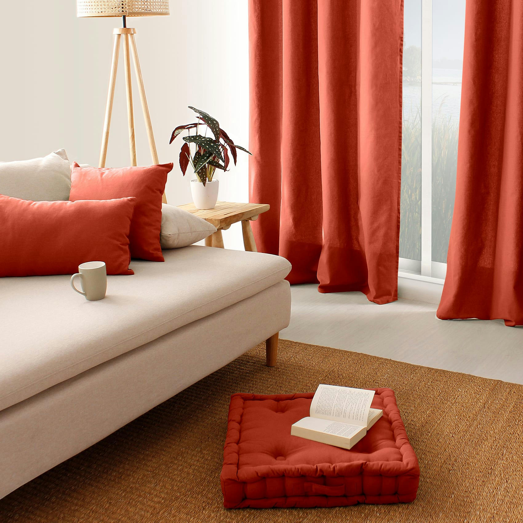 - Coussin de sol uni en pur coton brique 50x50x10 cm