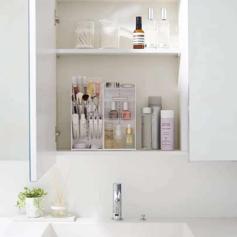 Makeup-Ständer Tower
