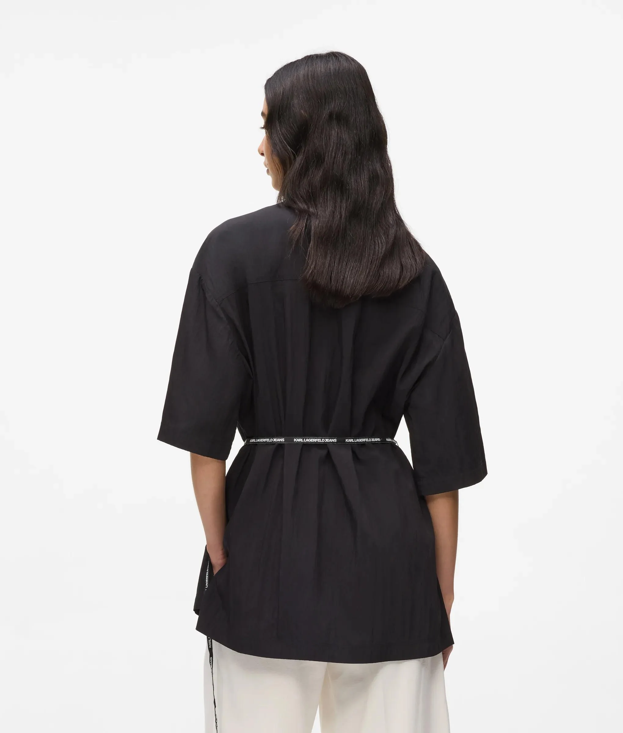 Chemise à manches courtes nouée à la taille