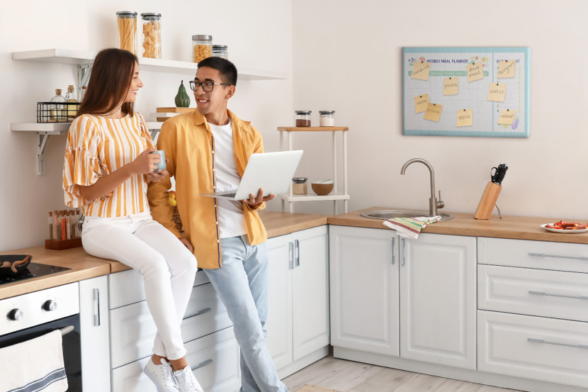 Tablica korkowa 60x40 cm do salonu   pinezki Planer