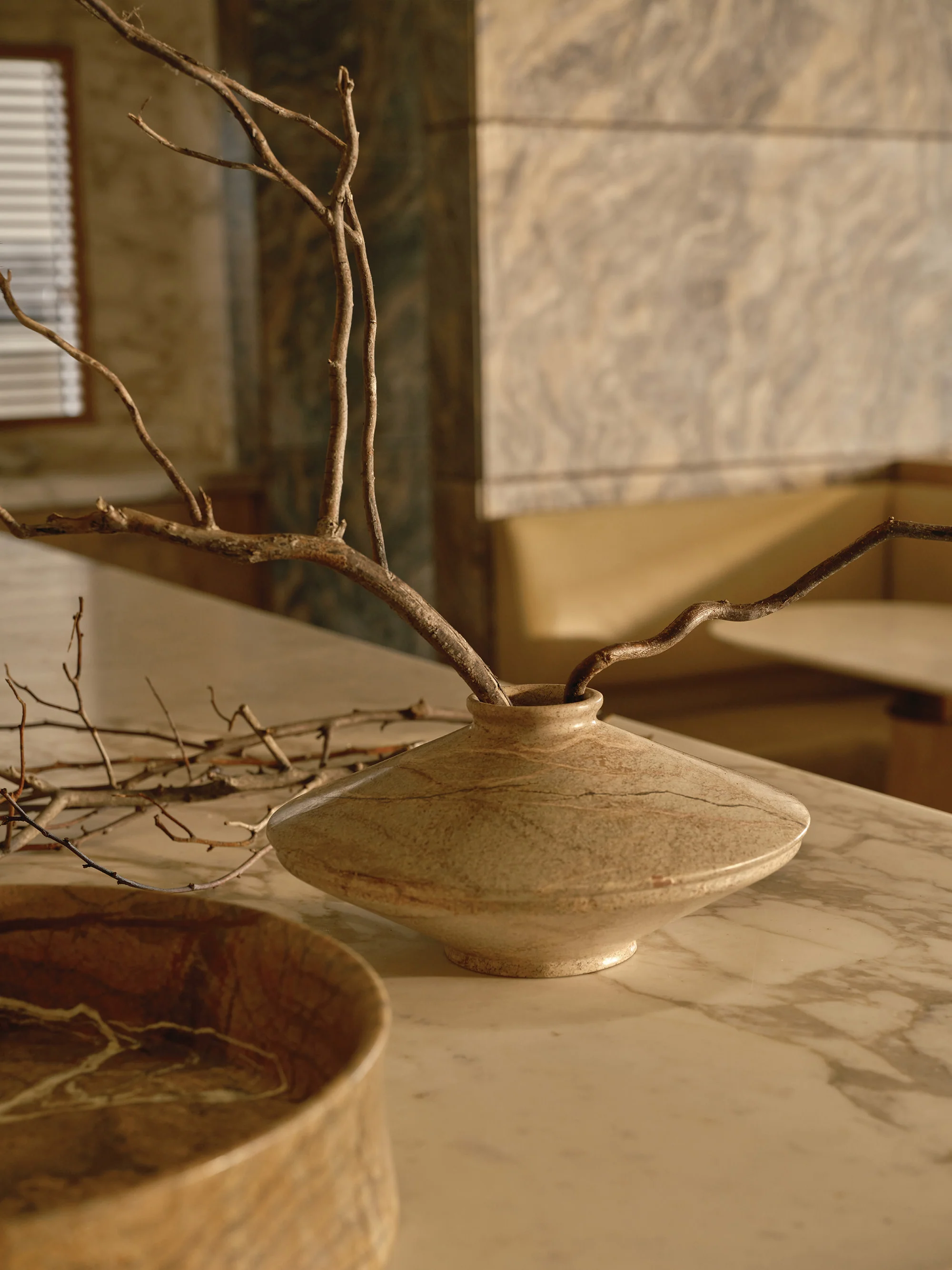 Serax x Kelly Wearstler, Marmor-Vase Dune, H 15 cm