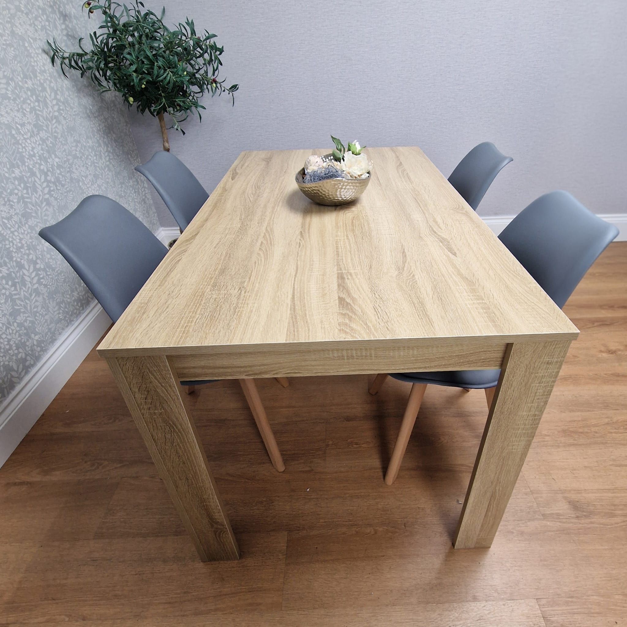 KOSY KOALA Dining Table Set Oak Effect Table With 4 Grey Plastic Chairs Dining Room Furniture