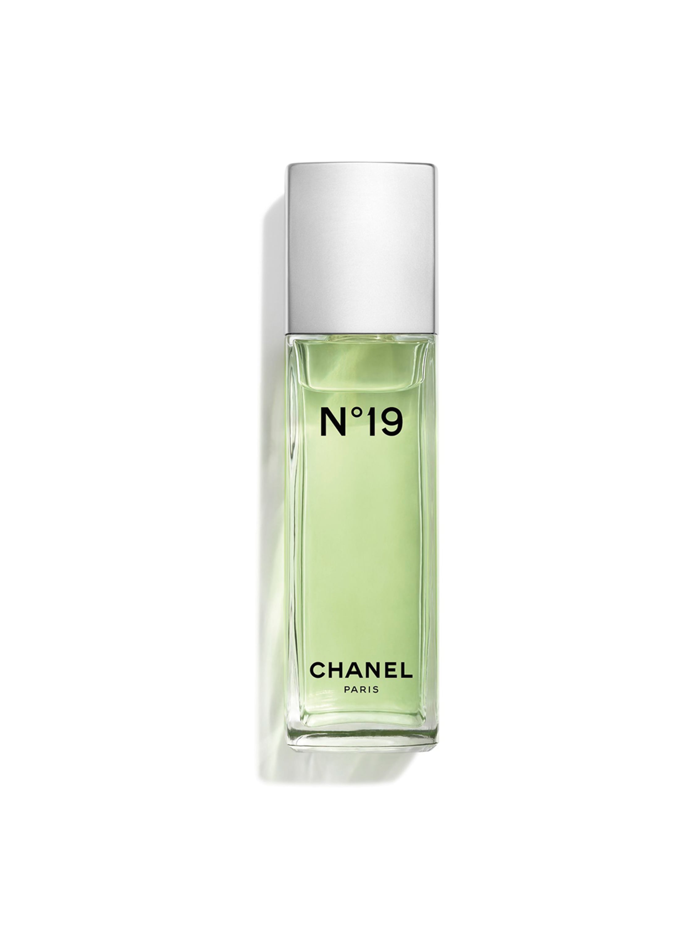CHANEL N°19