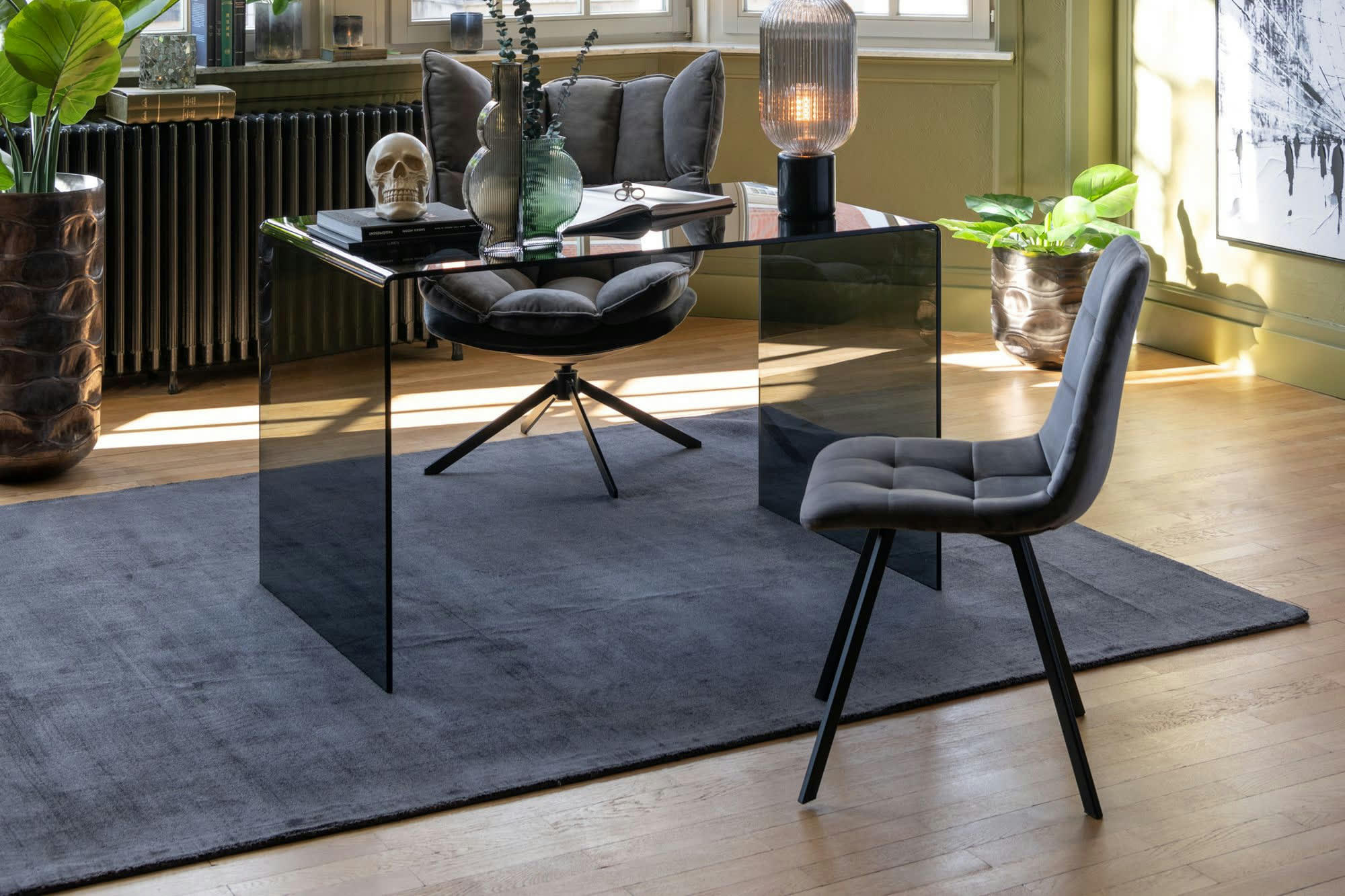 OLIVIA - Lot de 2 chaise en velours peau de pêche et en métal noir ( lot de 2)