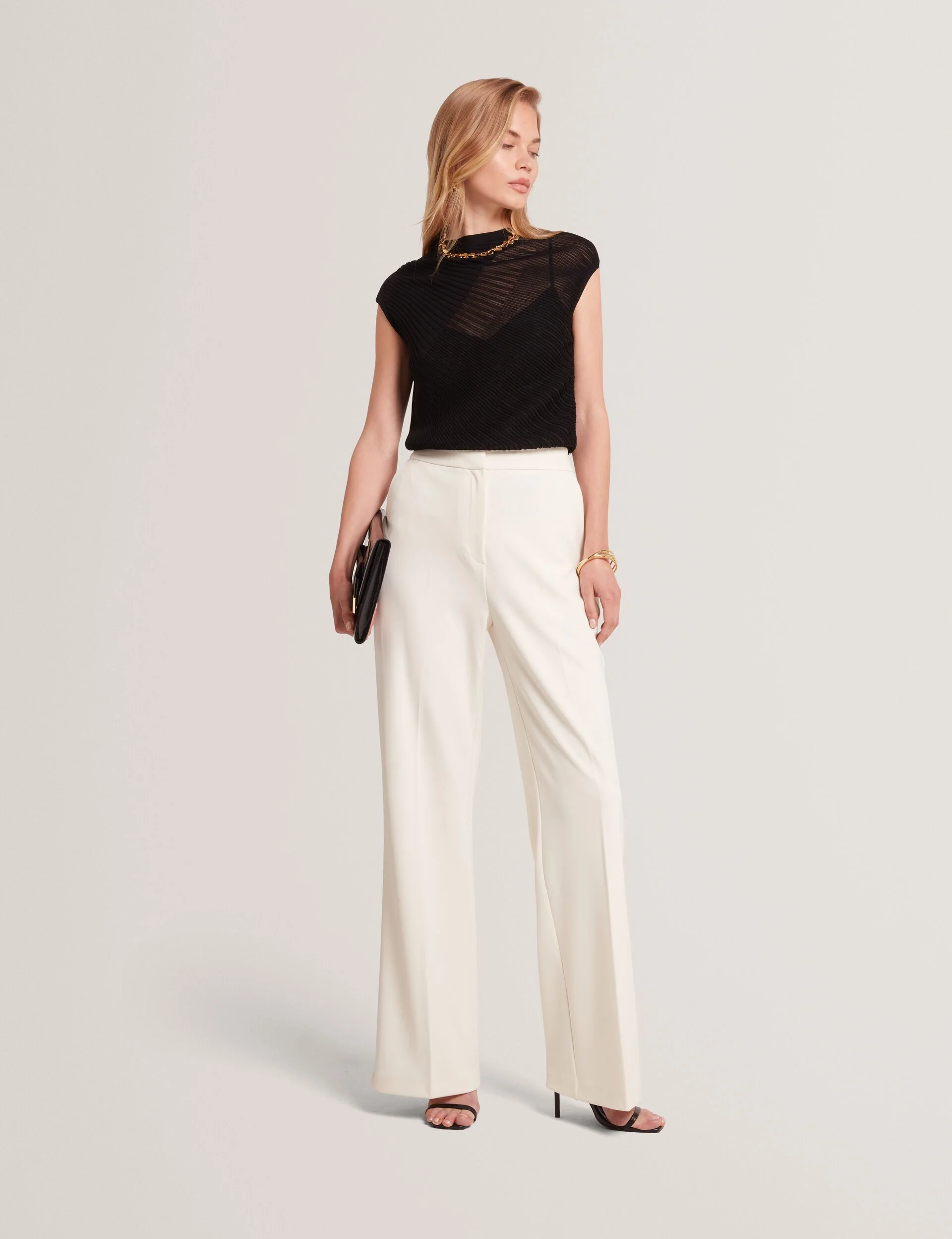 LAYYNII | BLACK