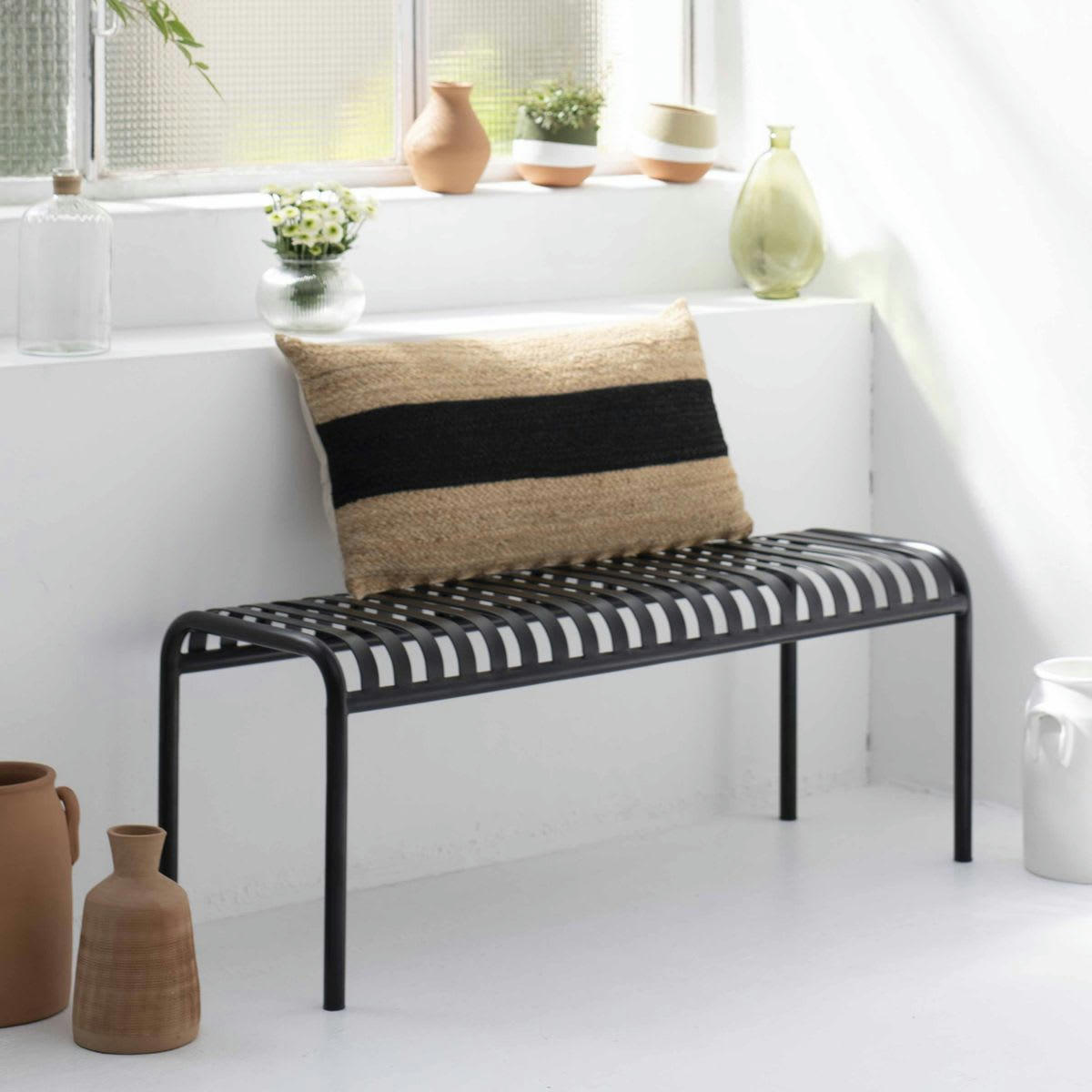 TAMAN - Coussin XL rectangulaire en jonc de mer et bande noire 81 x 40 cm