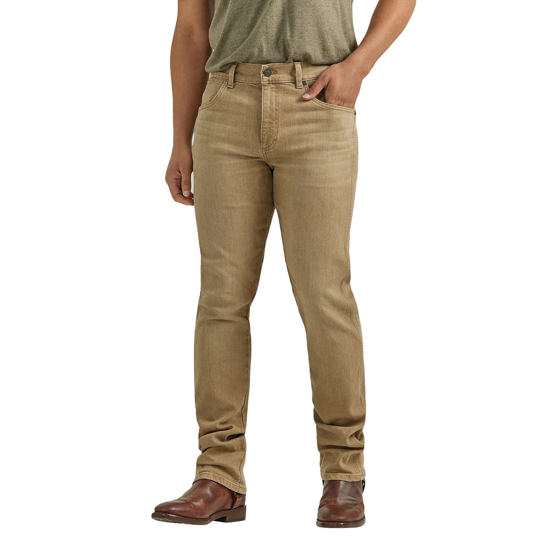 Мужские джинсы Wrangler Retro Slim Fit Straight Leg Jeans, бежевого цвета.