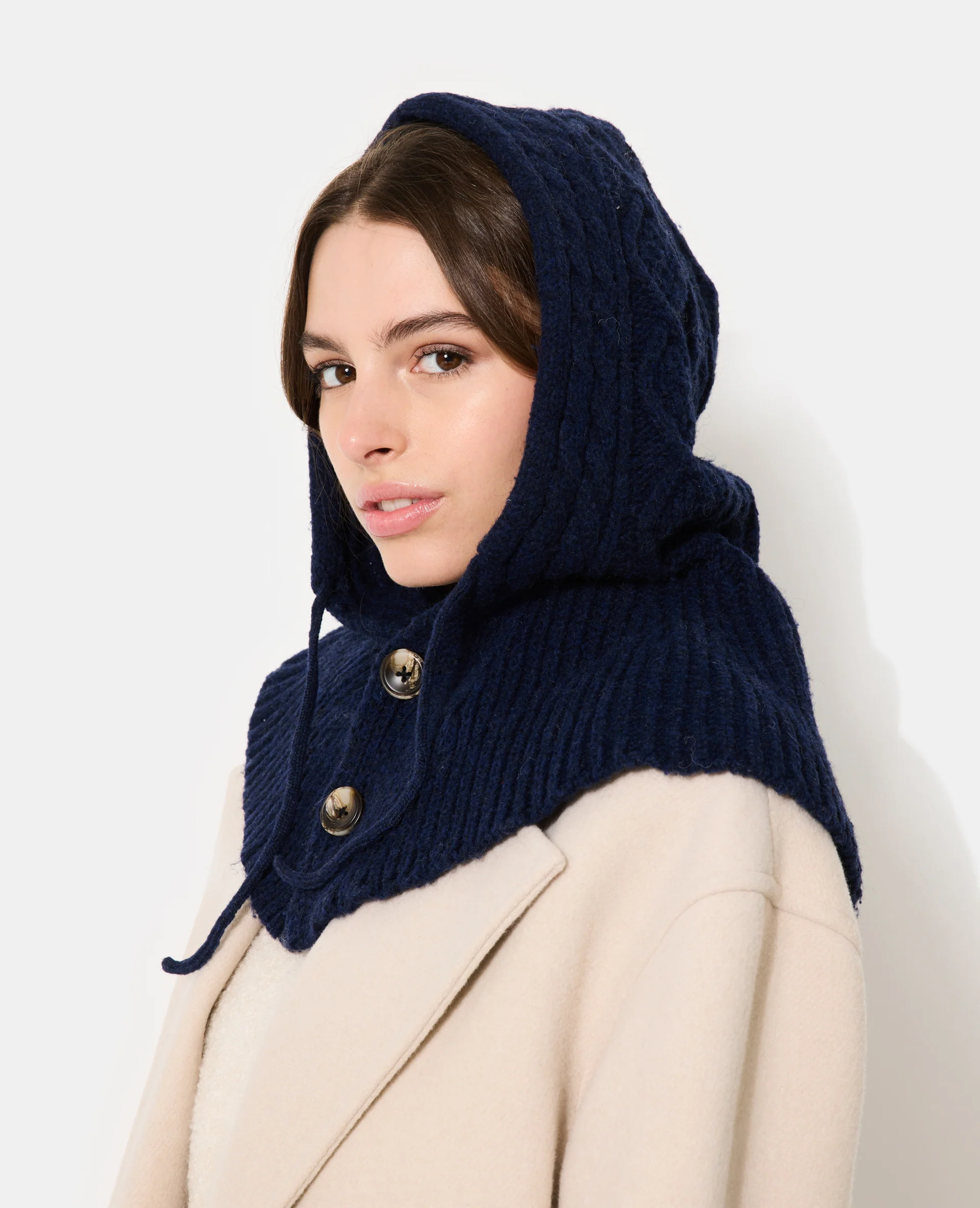 Cagoule en maille torsadée avec col boutonné