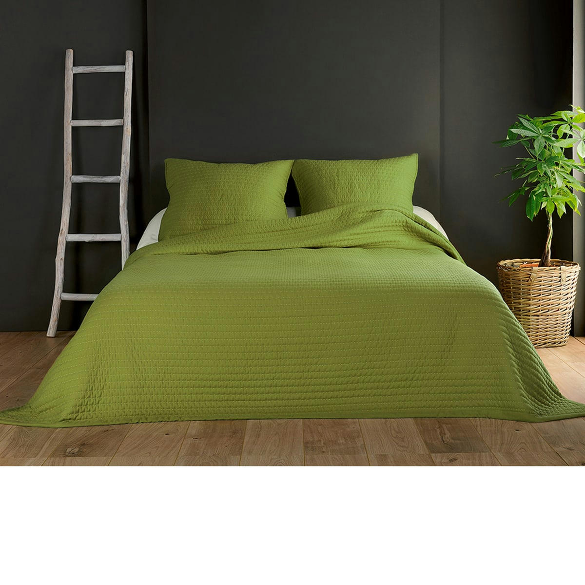 - Couvre lit et taie matelassés polyester vert clair 180x240 cm