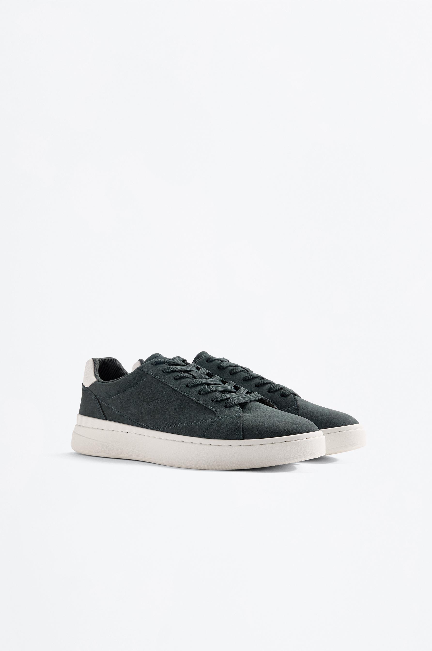 Zapatilla bandera casual