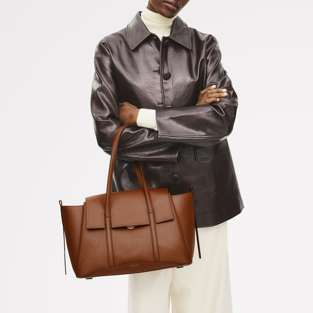 The Chancery - Medium Flapover Shoulder