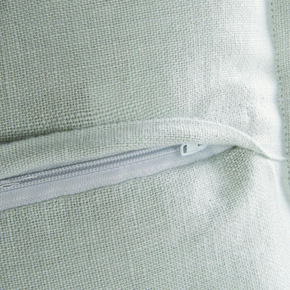 - Coussin en lin lavé vert d'eau 60x60