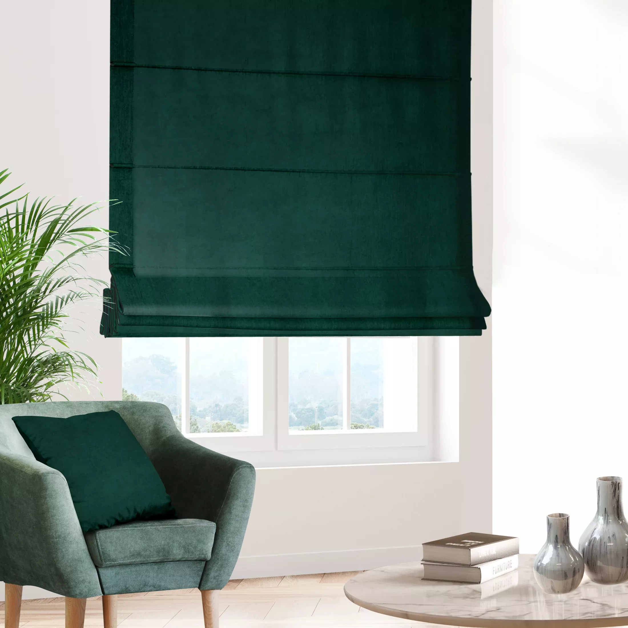 Roleta rzymska ciemnozielona z miękkiej tkaniny o welurowej strukturze i wyraźnym splocie