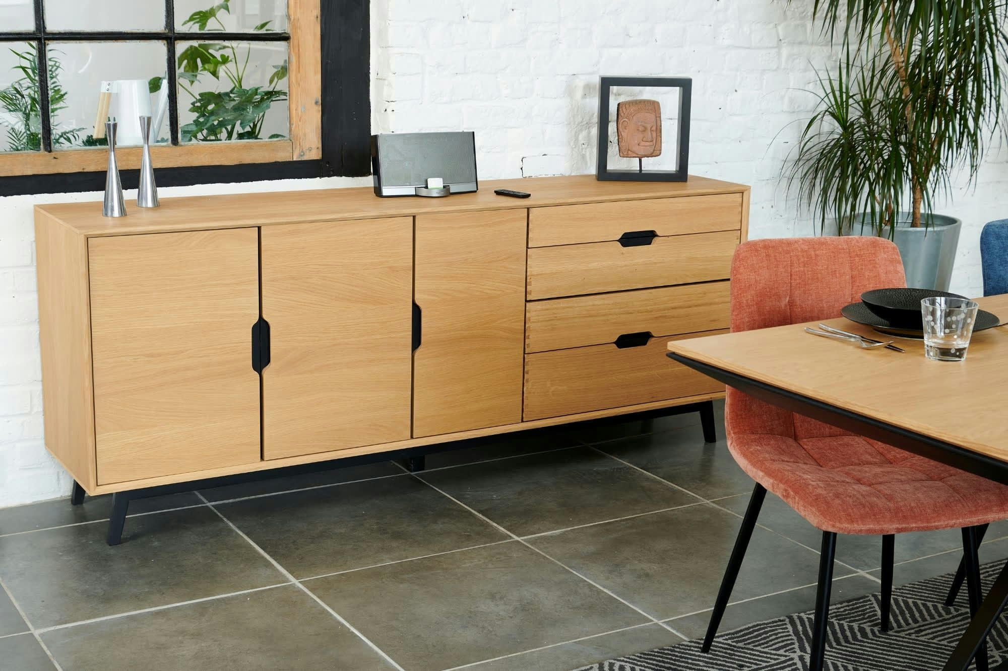 JOYCE - Buffet bas nordique en bois de chêne naturel 3 portes + 4 tiroirs L200