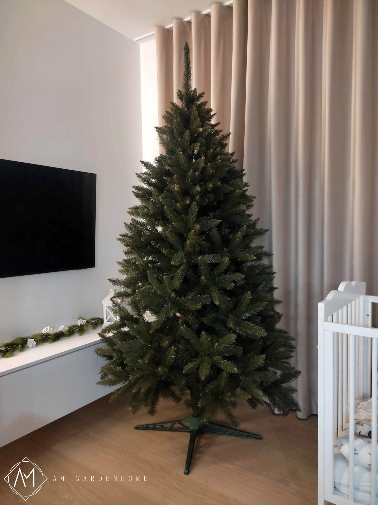 Świerk Naturalny w rozmiarze 180, 220 lub 250cm. Choinki sztuczne