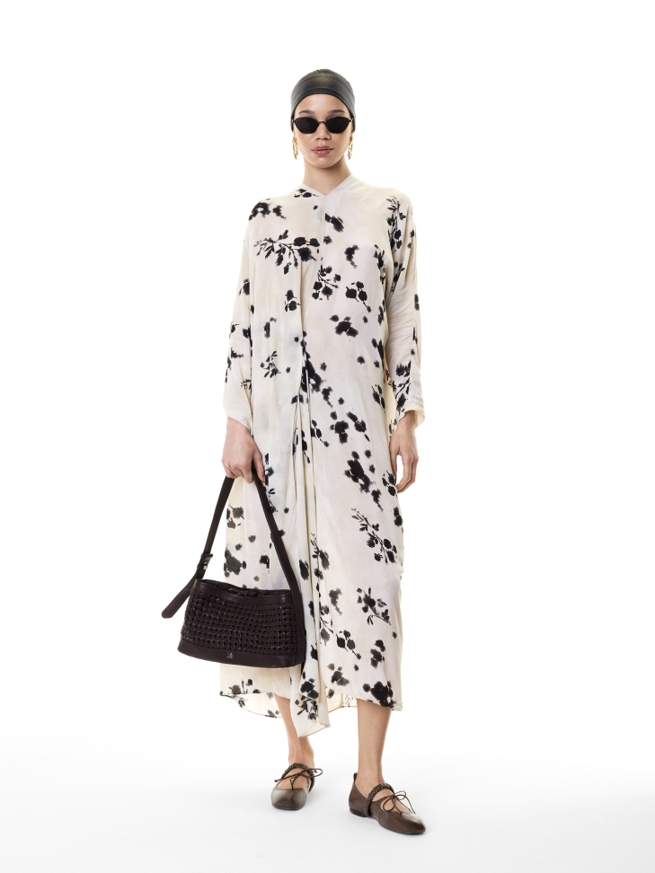 Leather ballerinas with binding and crinkle strap