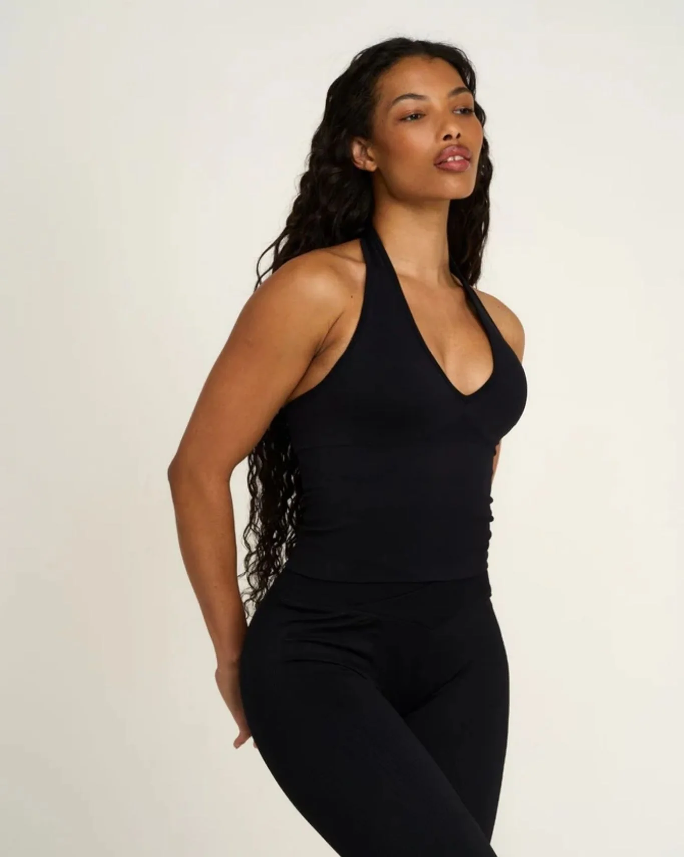 Elevate™ Sculpting Seamless Halterneck Top | Night Black