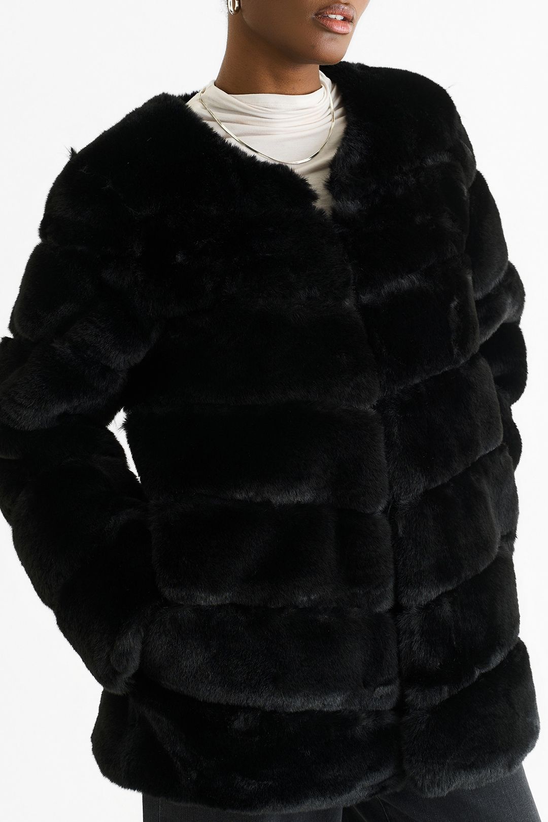Gini London Black Diagonal Cut Faux Fur Long Sleeve Jacket