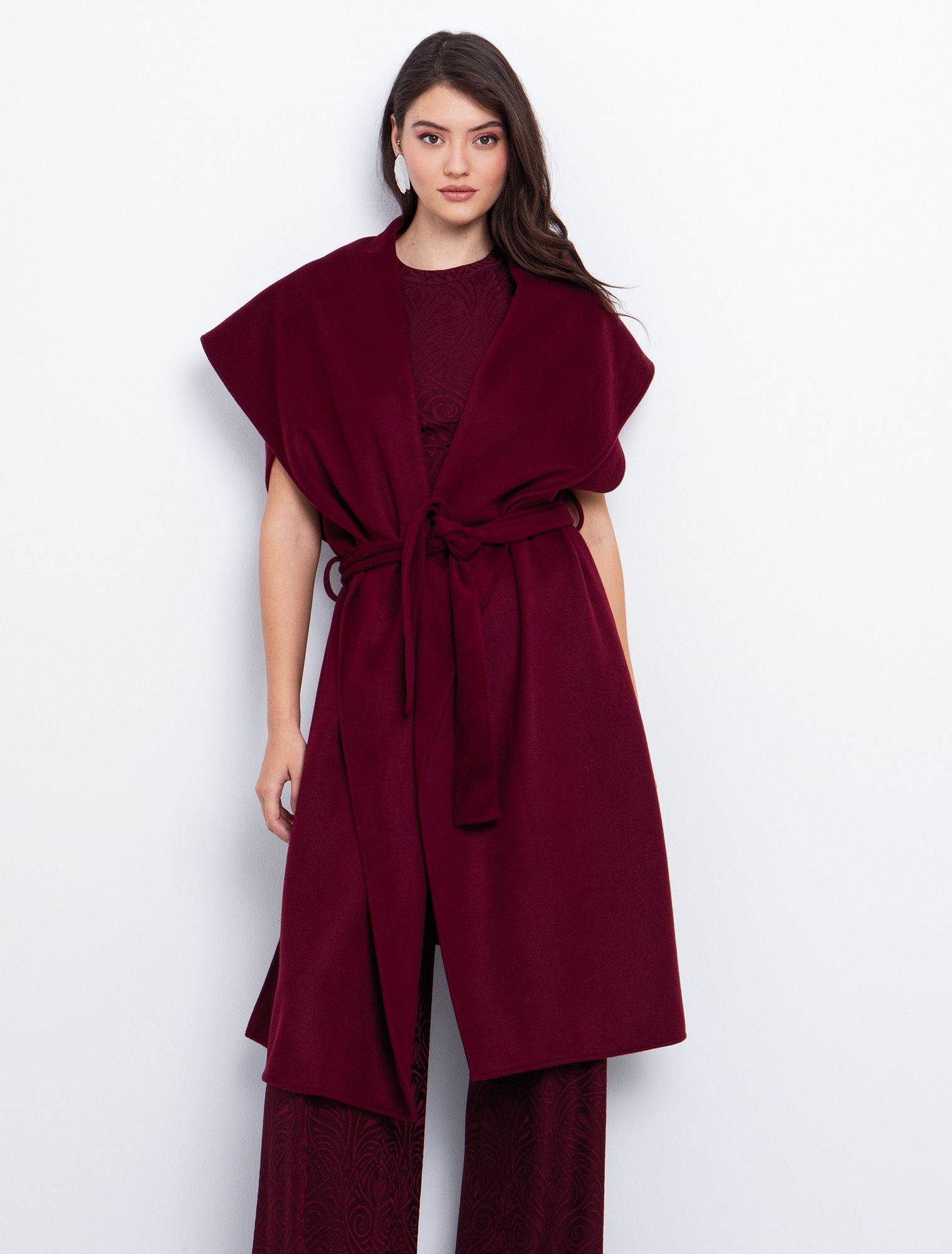 Αμάνικη κάπα με φαρδύ γιακά