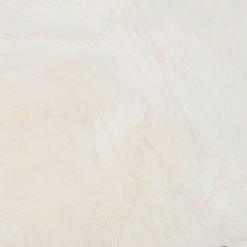- Tapis rond effet fourrure blanche, D90