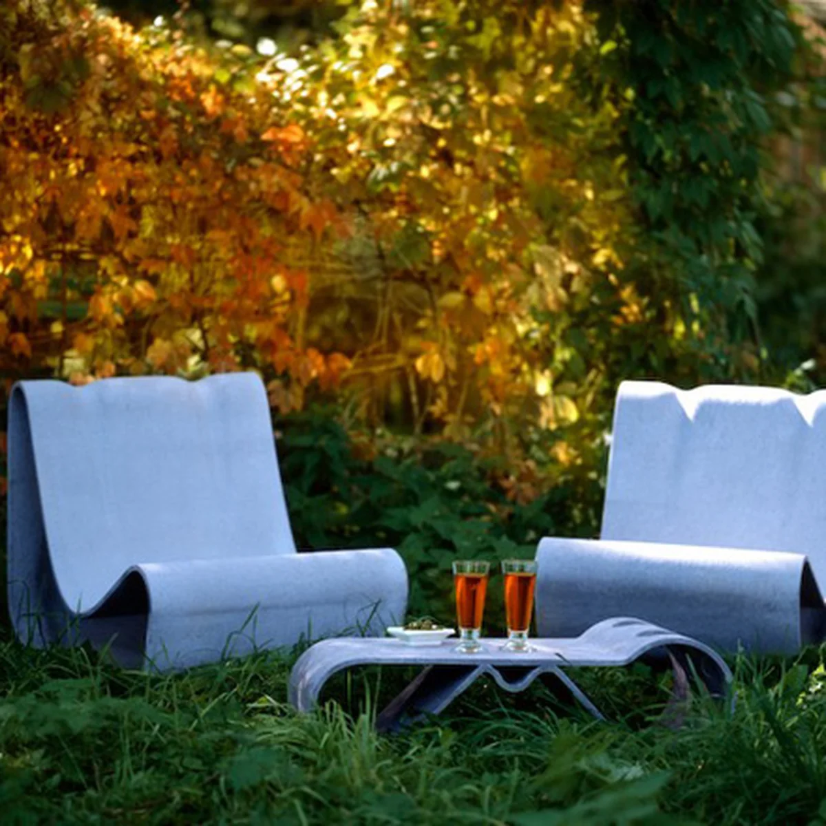 Eternit - Outdoor Tisch Loop von Willy Guhl